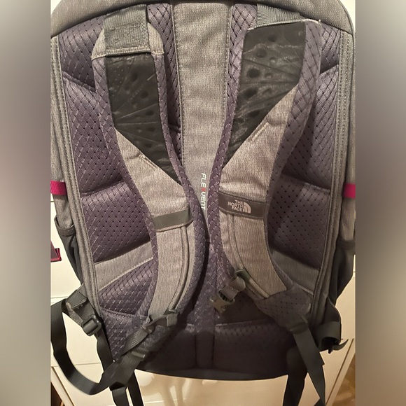 The north face trail back pack - Picture 5 of 6